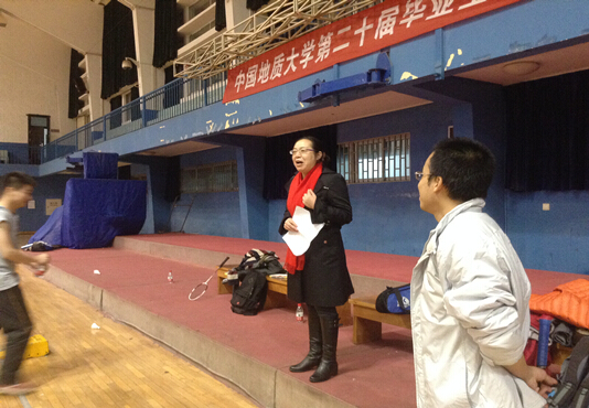 bat365官网师生羽毛球友谊赛顺利举行 bat365官网师生羽毛球友谊赛顺利举行
