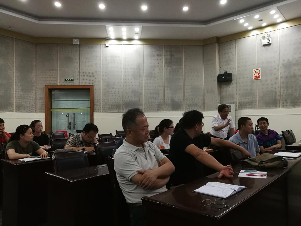 陈大文教授做客bat365官网“名家讲坛”暨“思想道德修养与法律基础”集体备课会 陈大文教授做客bat365官网“名家讲坛”暨“思想道德修养与法律基础”集体备课会